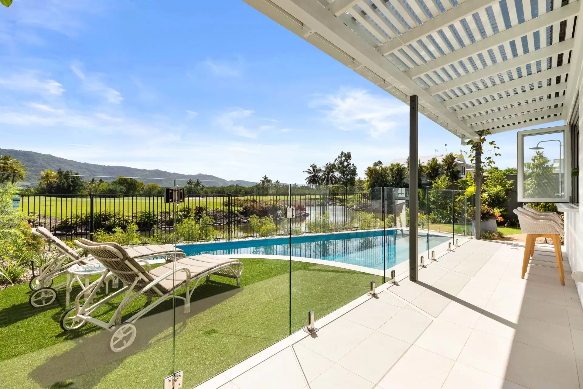 17/4-10 Escape Street, Port Douglas Sold by Queensland Sotheby's International Realty - image 1