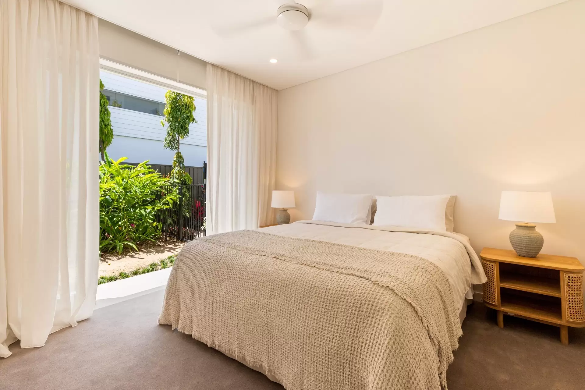17/4-10 Escape Street, Port Douglas Sold by Queensland Sotheby's International Realty - image 1