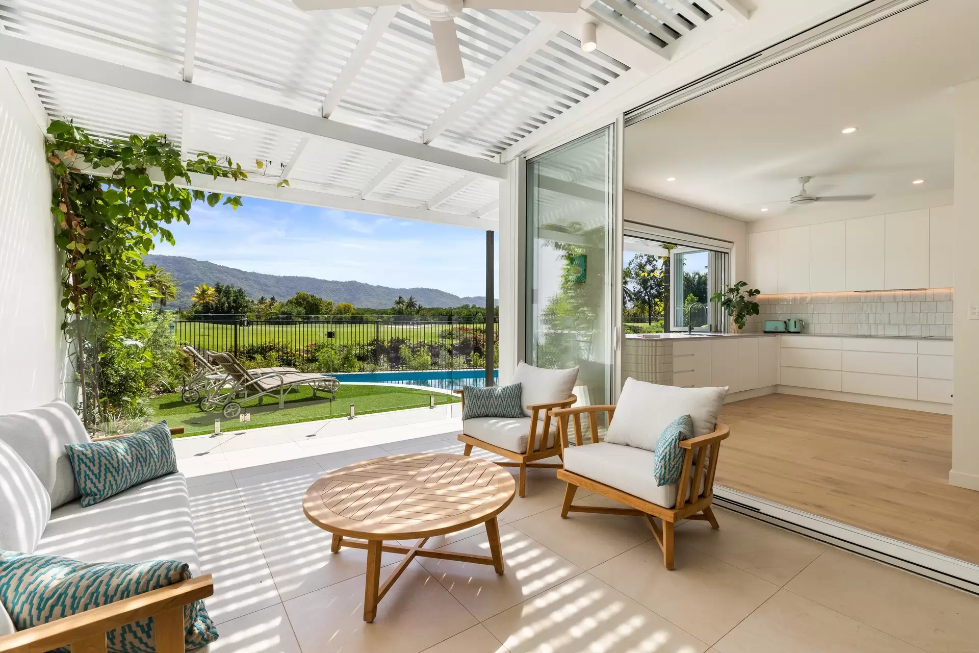 17/4-10 Escape Street, Port Douglas Sold by Queensland Sotheby's International Realty - image 1