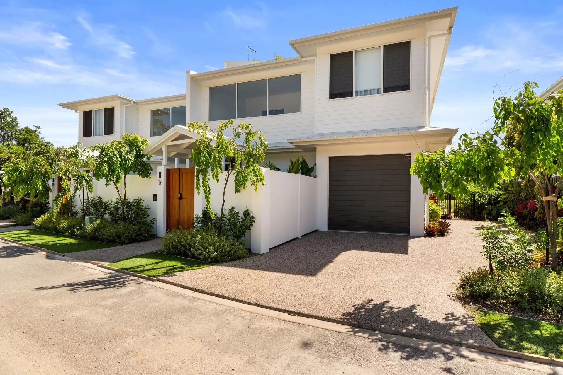 17/4-10 Escape Street, Port Douglas Sold by Queensland Sotheby's International Realty - image 1