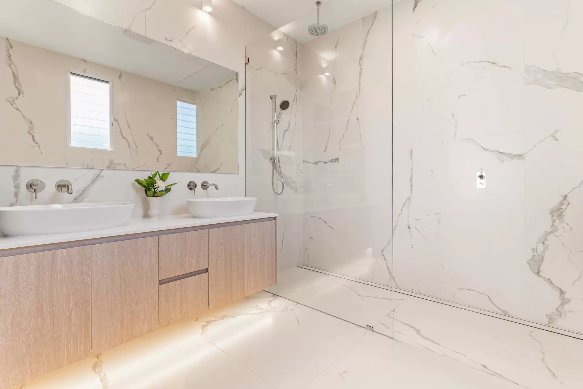 17/4-10 Escape Street, Port Douglas Sold by Queensland Sotheby's International Realty - image 1