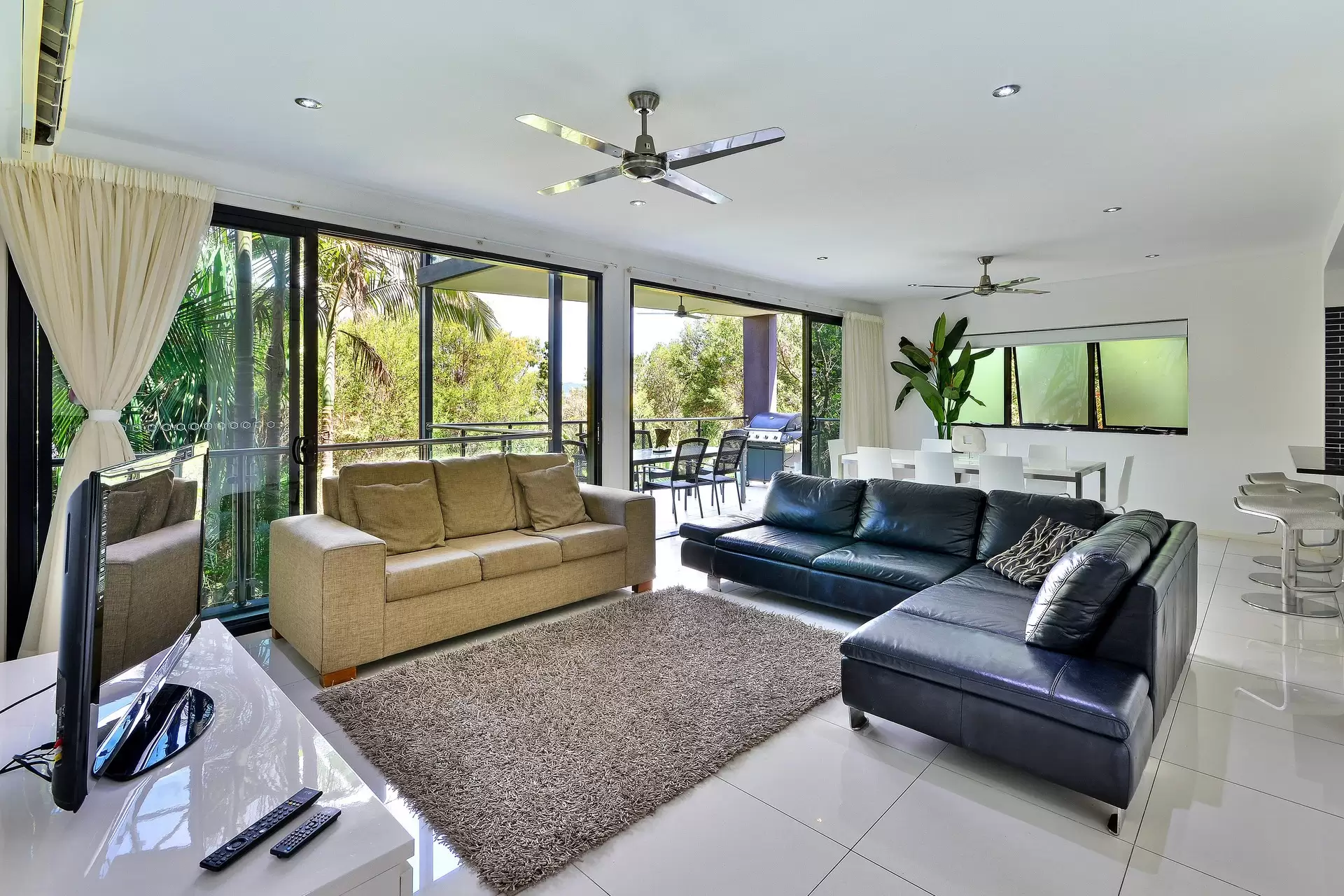 1 Banksia Court, Hamilton Island Sold by Queensland Sotheby's International Realty - image 1