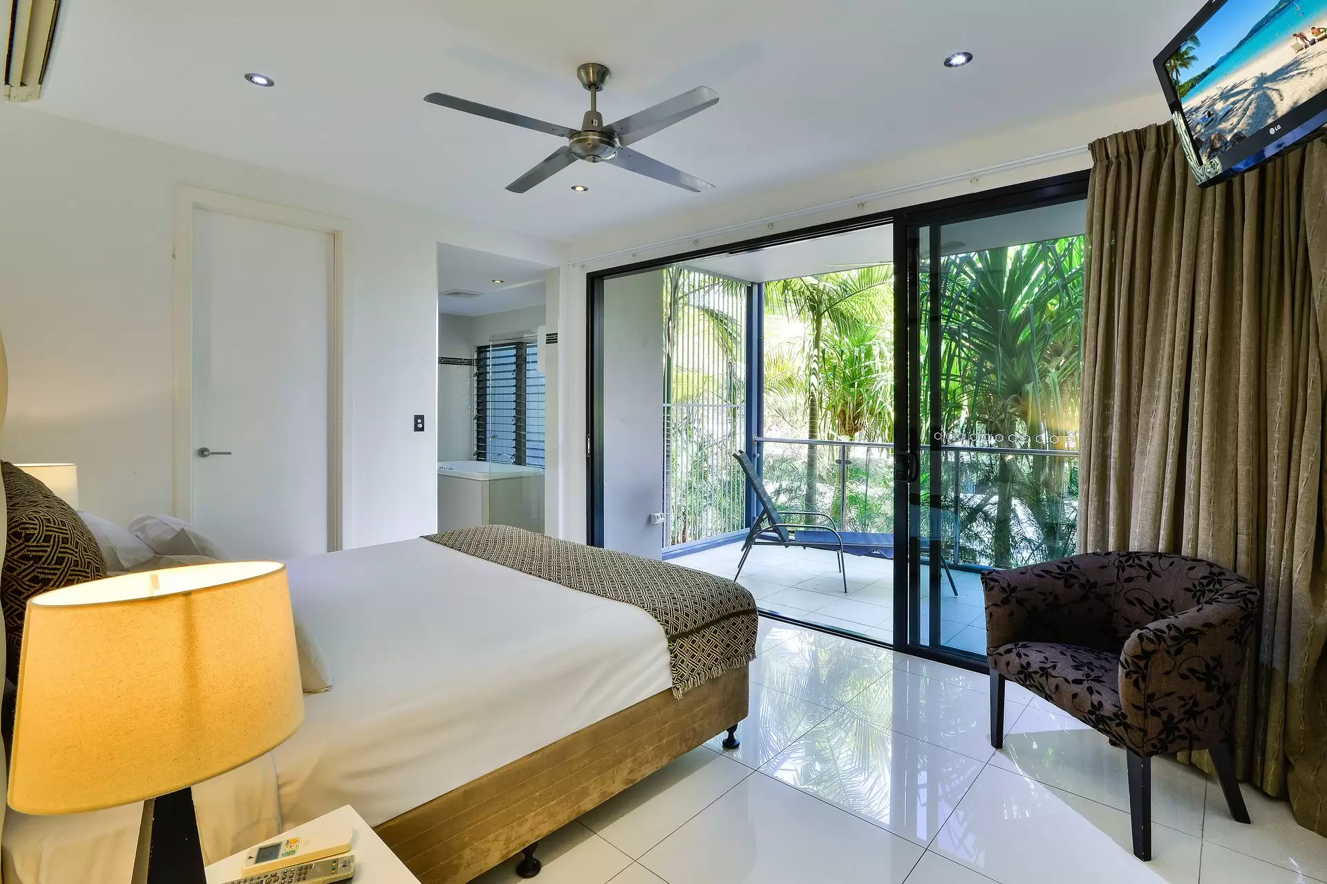 1 Banksia Court, Hamilton Island Sold by Queensland Sotheby's International Realty - image 1