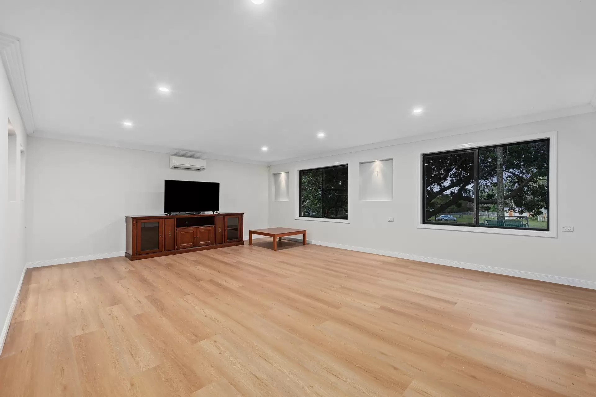 184 Ford Road, Burbank Sold by Queensland Sotheby's International Realty - image 1