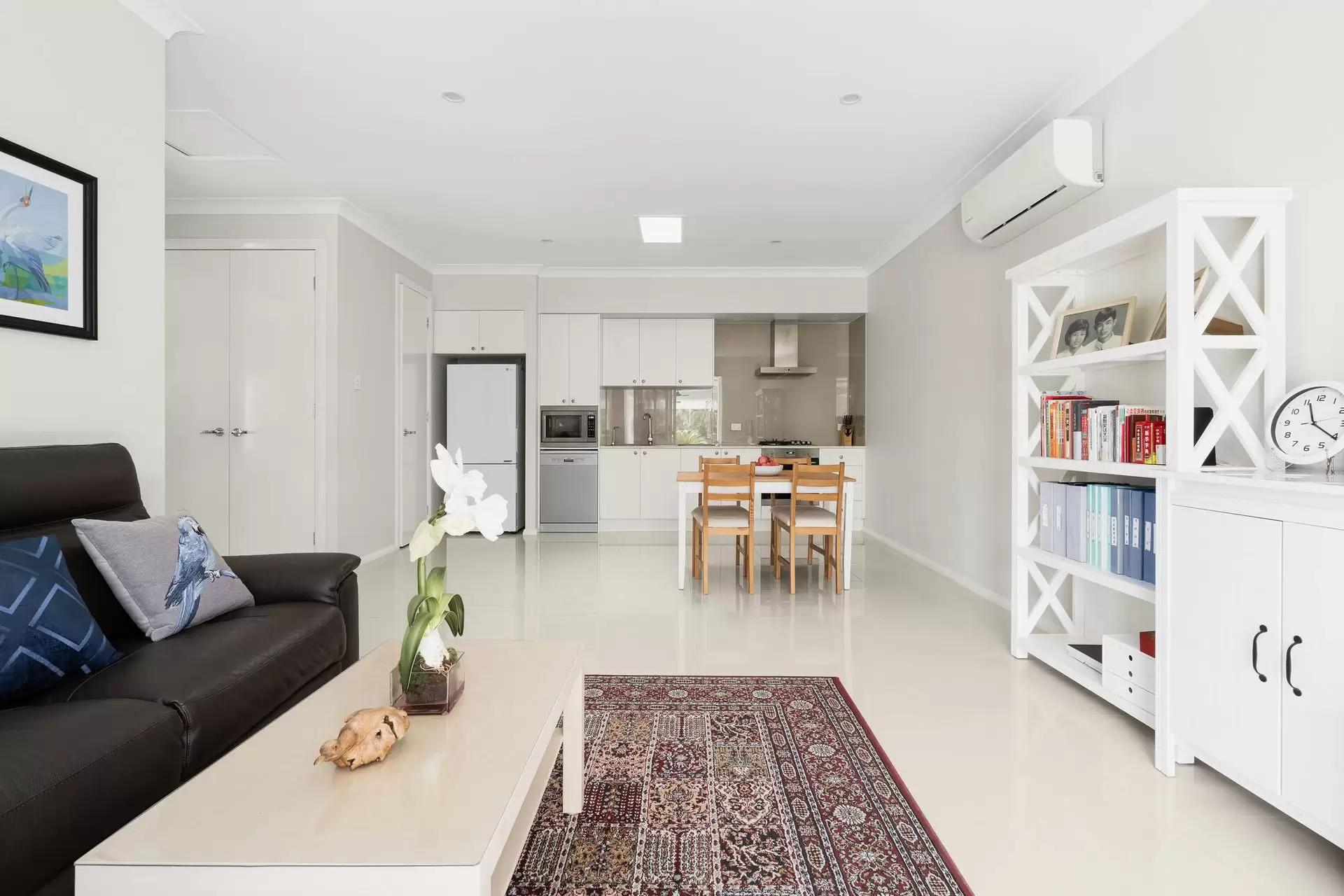 29 Grassdale Road, Belmont Sold by Queensland Sotheby's International Realty - image 1