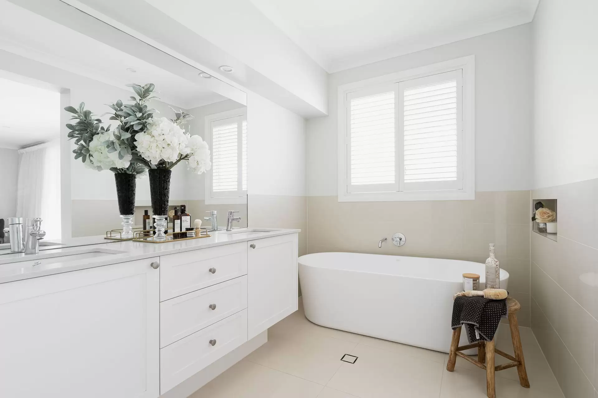 29 Grassdale Road, Belmont Sold by Queensland Sotheby's International Realty - image 1