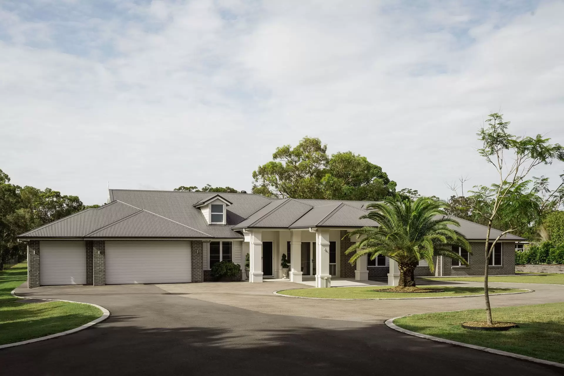 29 Grassdale Road, Belmont Sold by Queensland Sotheby's International Realty - image 1