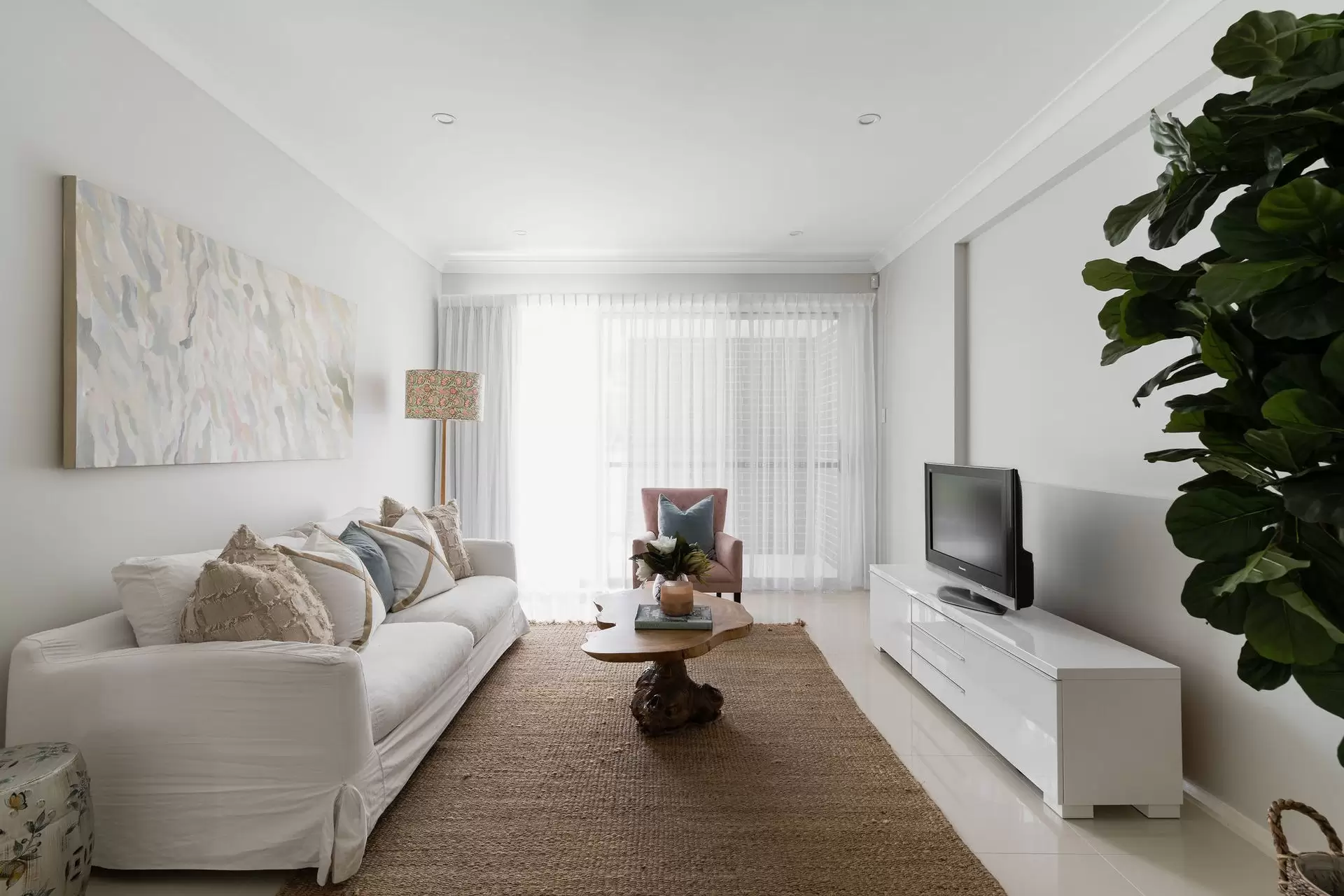 29 Grassdale Road, Belmont Sold by Queensland Sotheby's International Realty - image 1