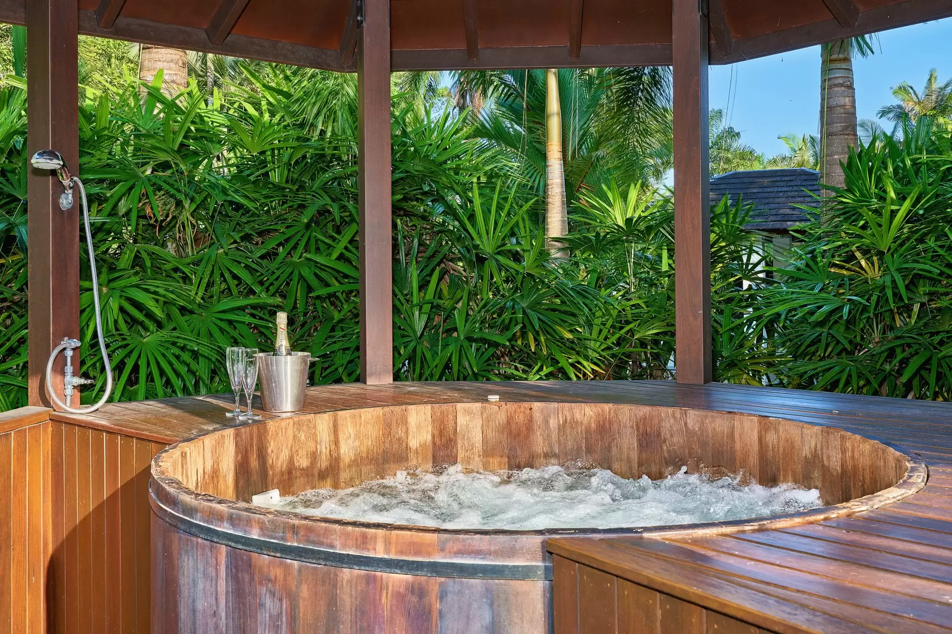 82  Santacatterina Road, Finlayvale Sold by Queensland Sotheby's International Realty - image 1