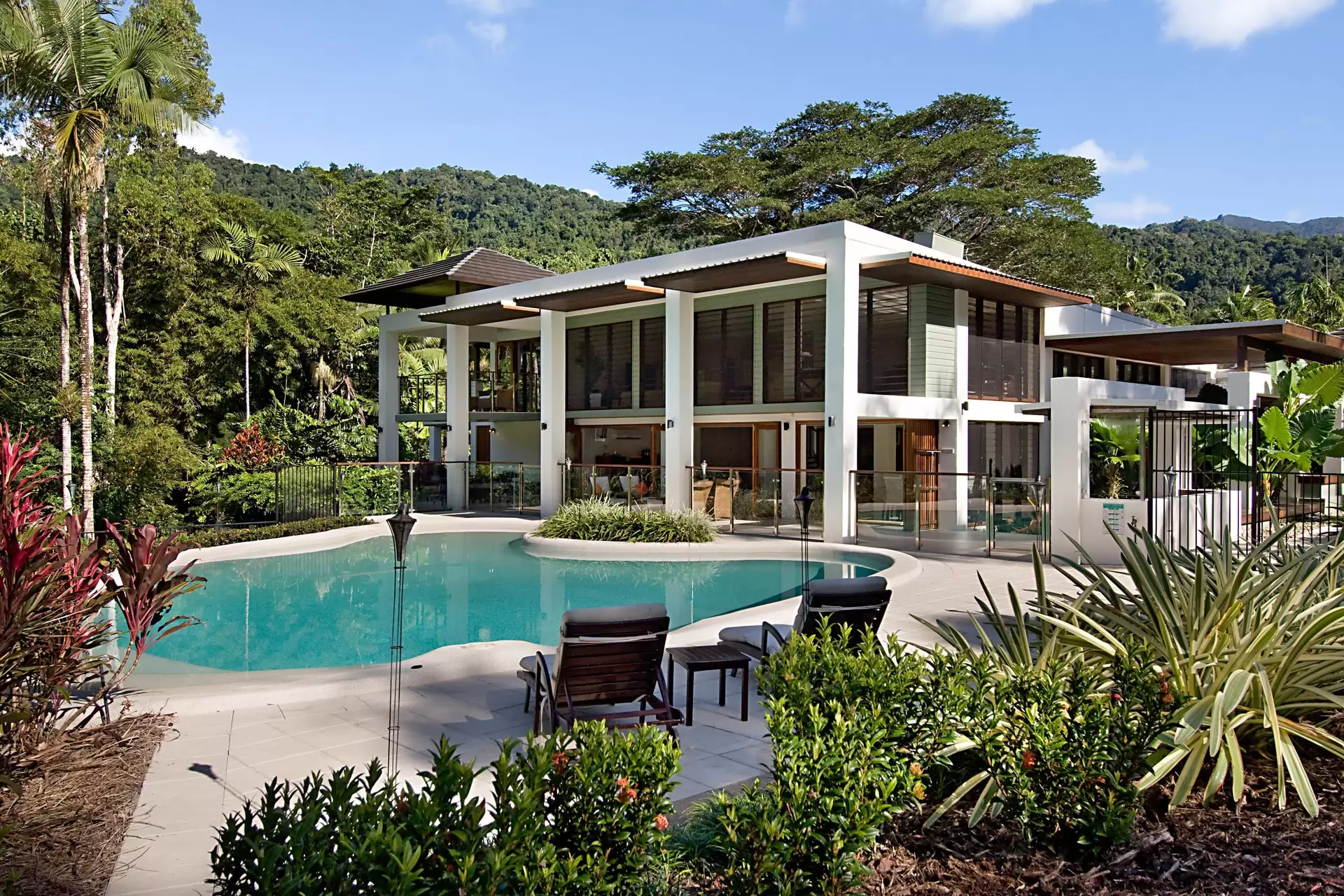82  Santacatterina Road, Finlayvale Sold by Queensland Sotheby's International Realty - image 1