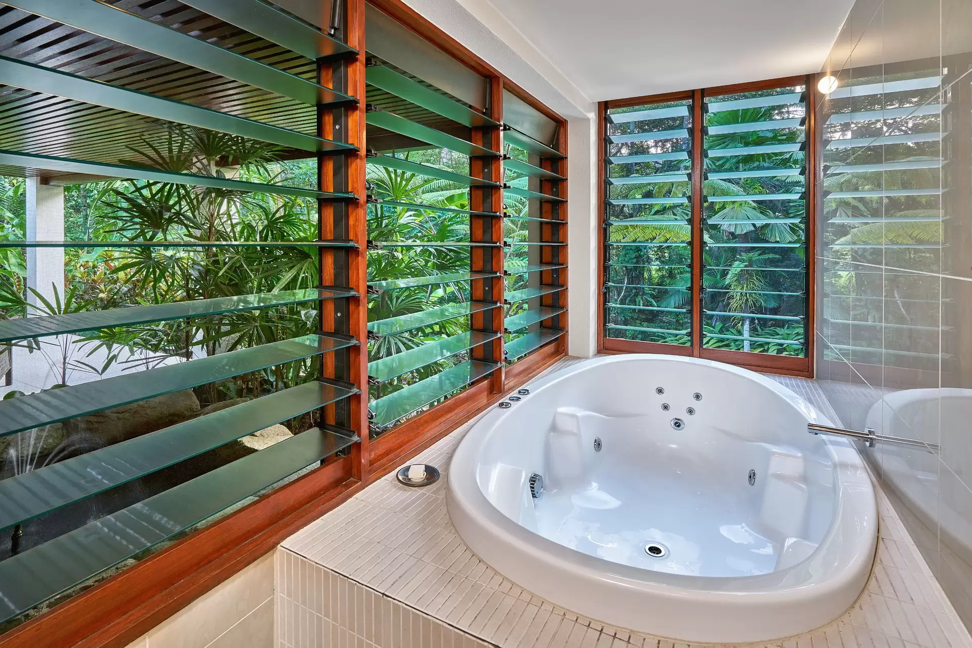 82  Santacatterina Road, Finlayvale Sold by Queensland Sotheby's International Realty - image 1