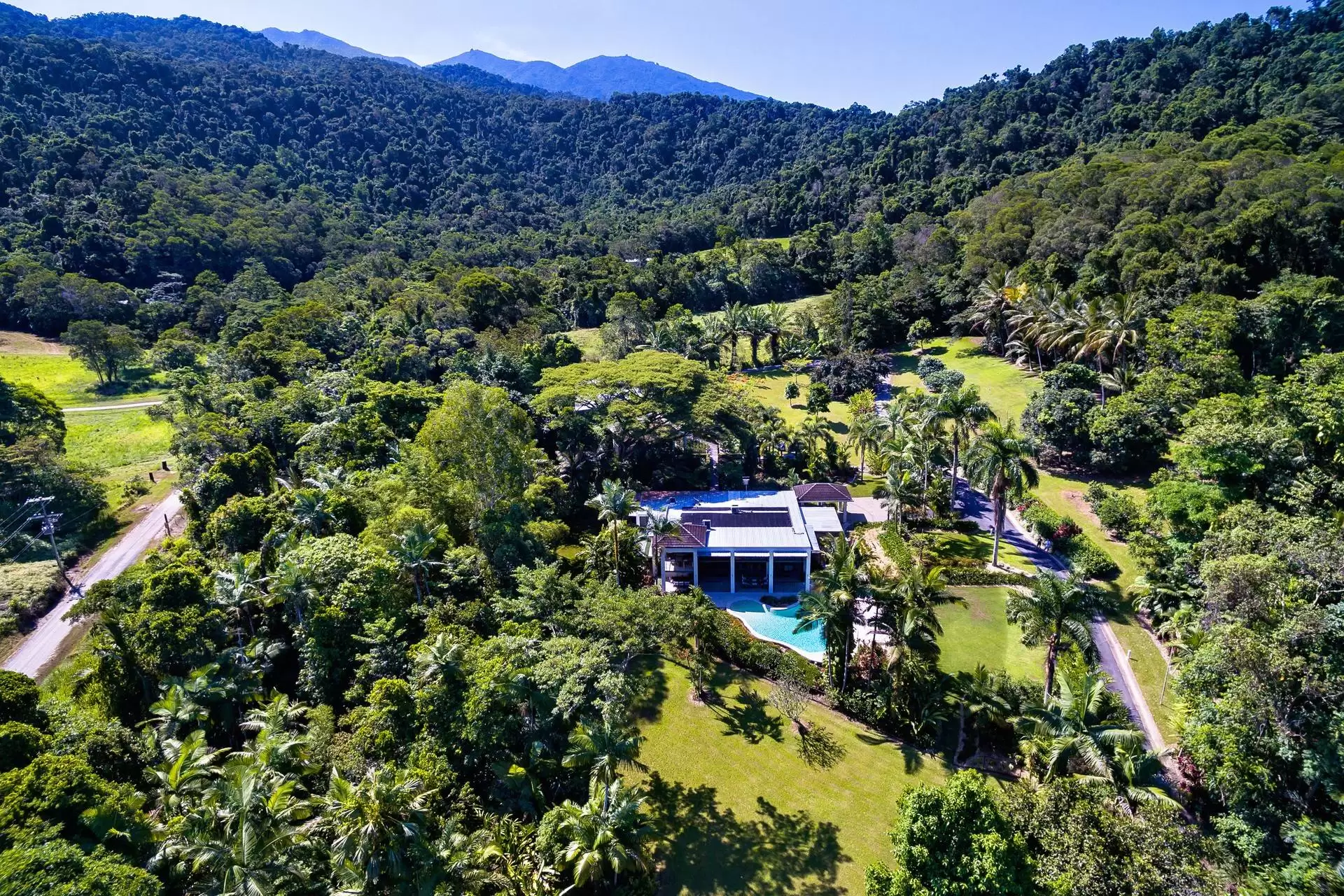 82  Santacatterina Road, Finlayvale Sold by Queensland Sotheby's International Realty - image 1