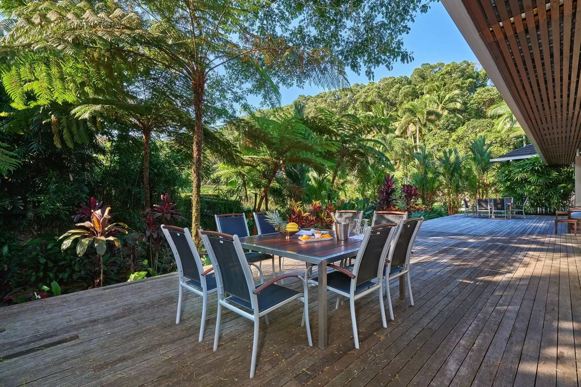82  Santacatterina Road, Finlayvale Sold by Queensland Sotheby's International Realty - image 1