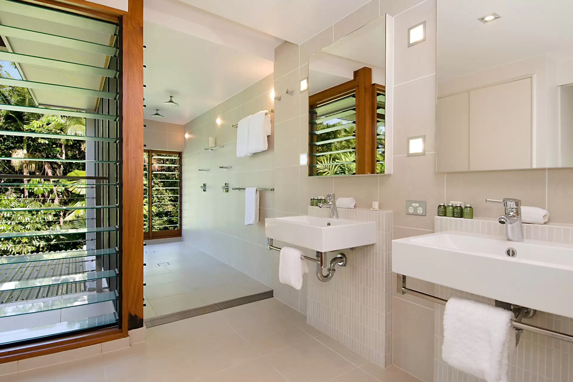 82  Santacatterina Road, Finlayvale Sold by Queensland Sotheby's International Realty - image 1