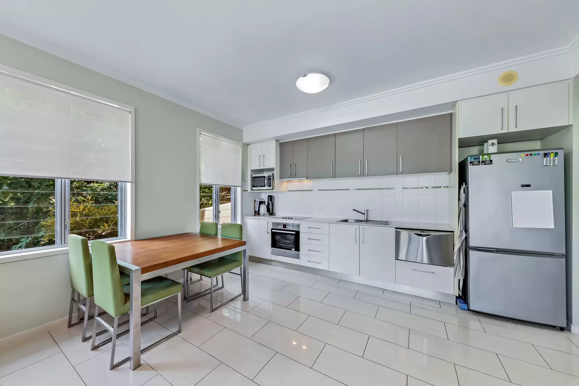 27/15 Flame Tree Court, Airlie Beach Sold by Queensland Sotheby's International Realty - image 1