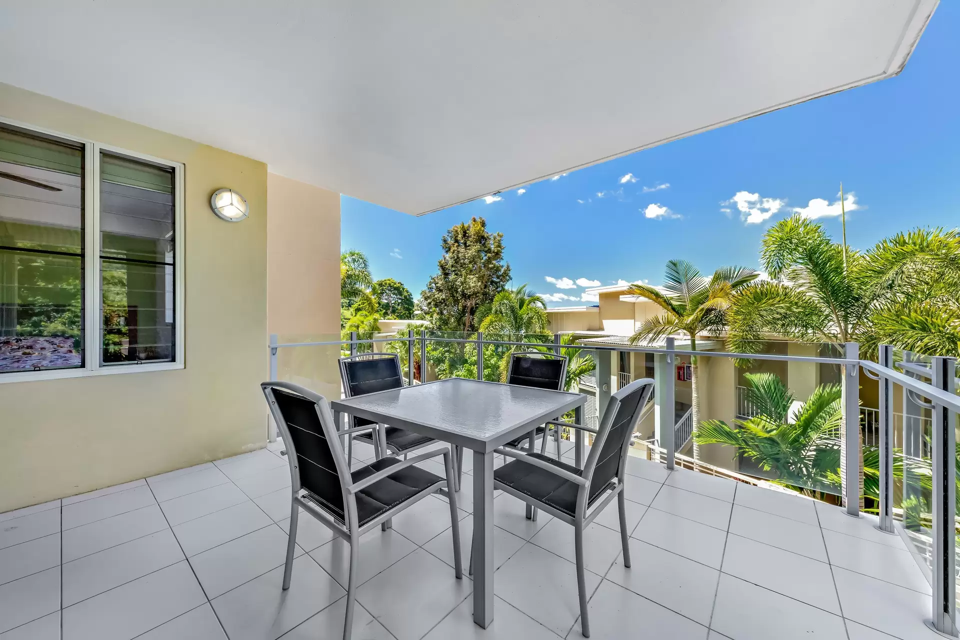 27/15 Flame Tree Court, Airlie Beach Sold by Queensland Sotheby's International Realty - image 1
