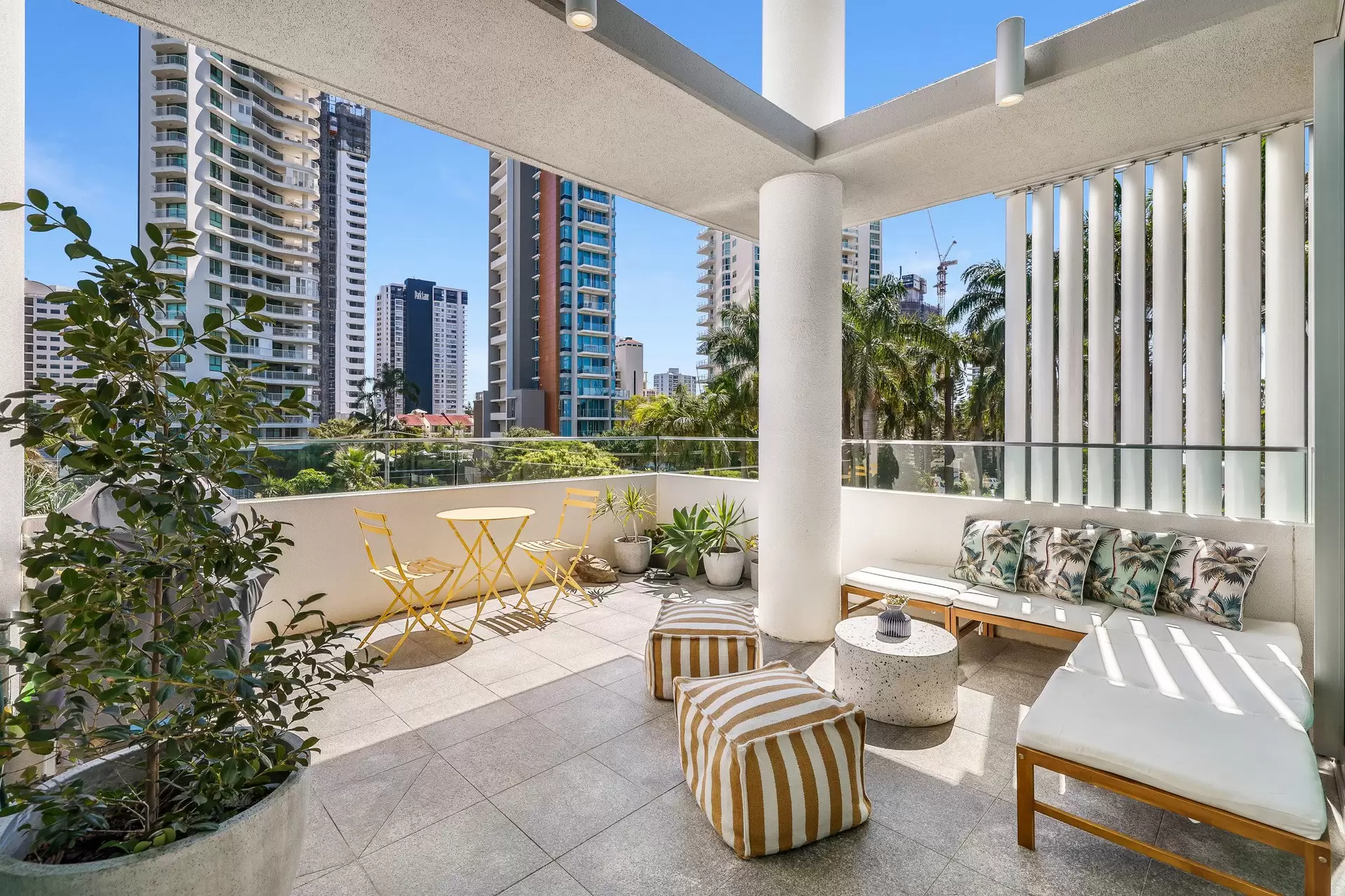 301 Axis/11-13 Hill Parade, Main Beach Sold by Queensland Sotheby's International Realty - image 1