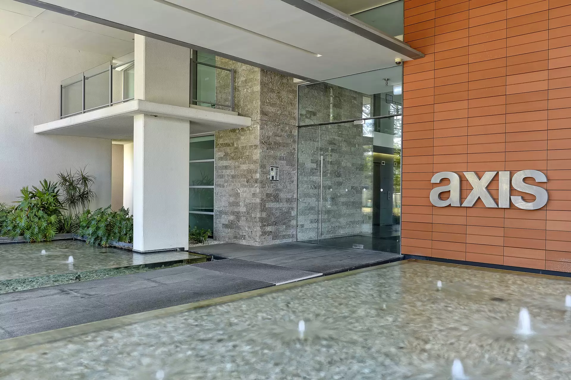 301 Axis/11-13 Hill Parade, Main Beach Sold by Queensland Sotheby's International Realty - image 1