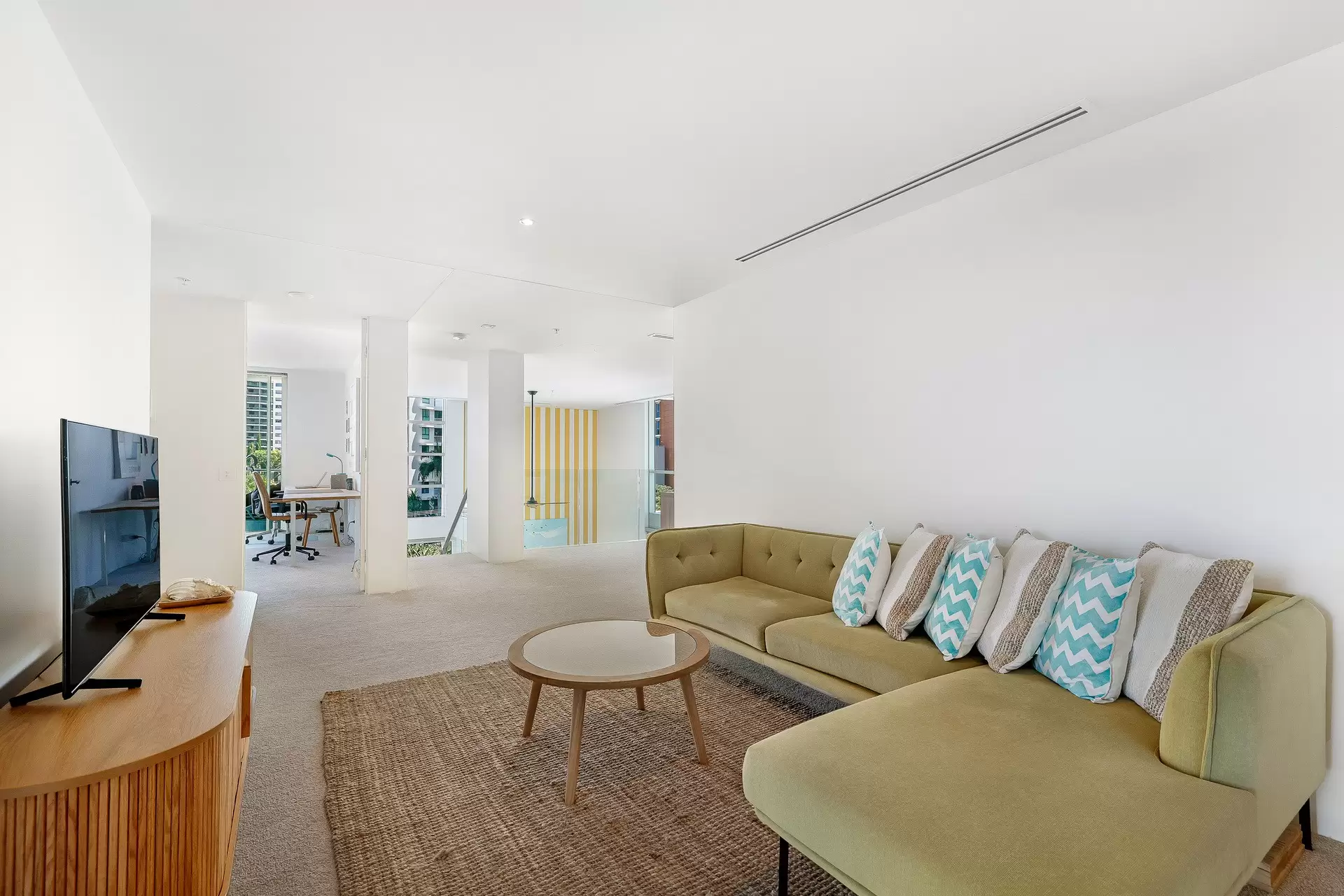 301 Axis/11-13 Hill Parade, Main Beach Sold by Queensland Sotheby's International Realty - image 1