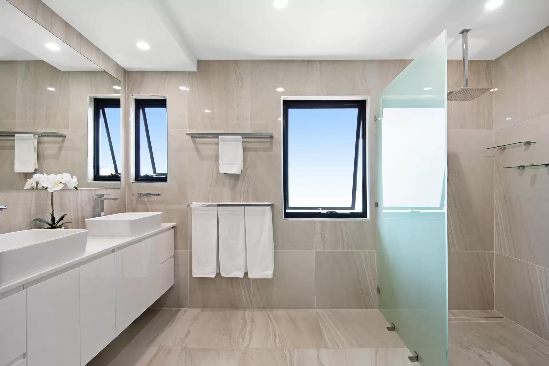 15/5A Acacia Drive, Hamilton Island Sold by Queensland Sotheby's International Realty - image 1