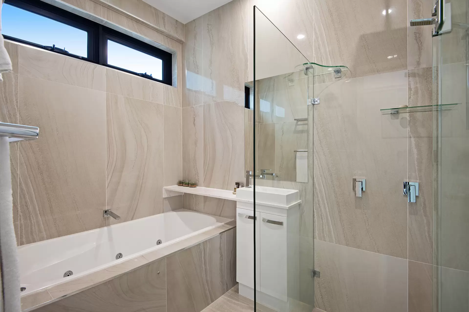 15/5A Acacia Drive, Hamilton Island Sold by Queensland Sotheby's International Realty - image 1