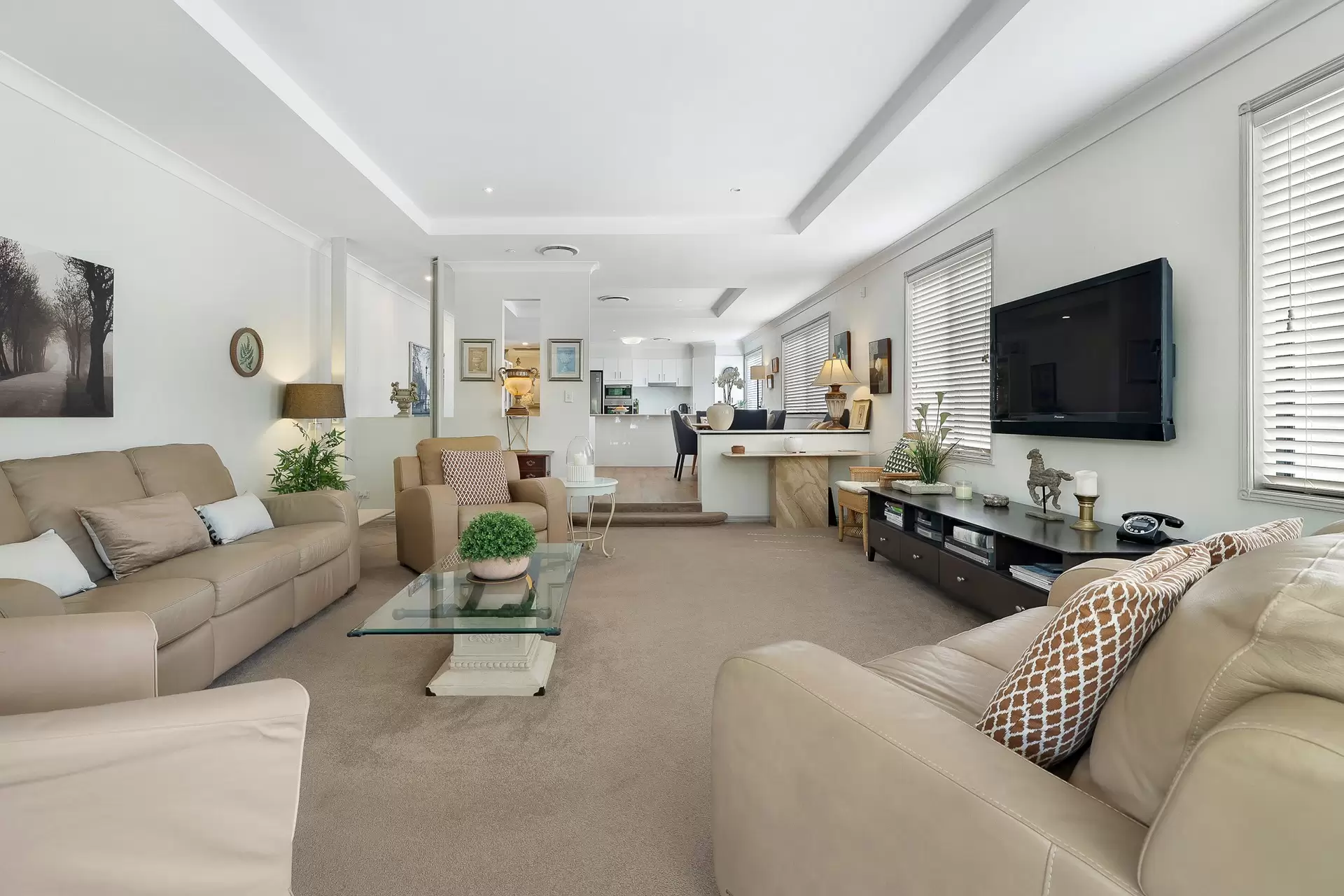 22B Lennie Avenue, Main Beach Sold by  - image 1