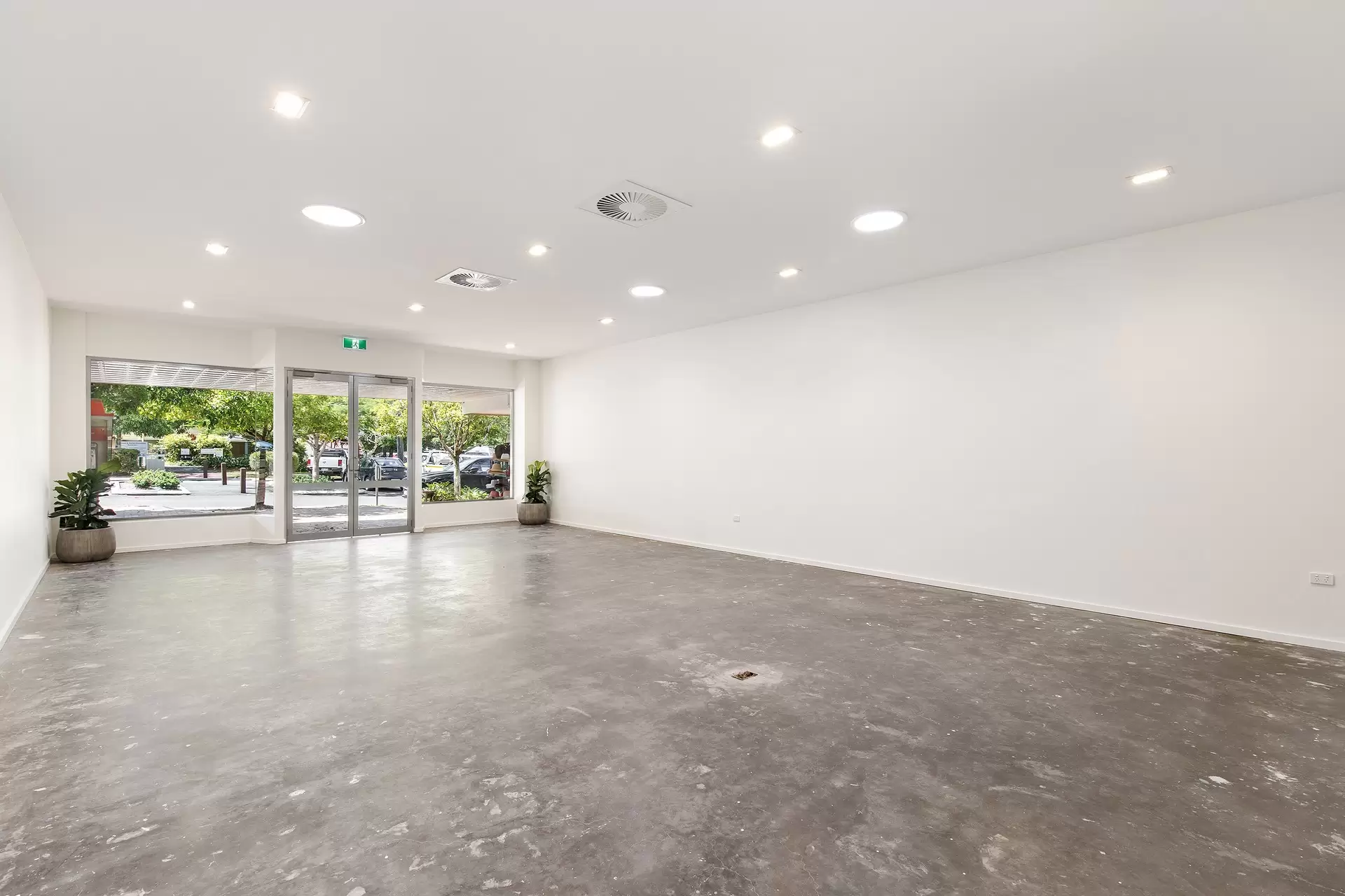 8 Memorial Avenue, Pomona Sold by  - image 1