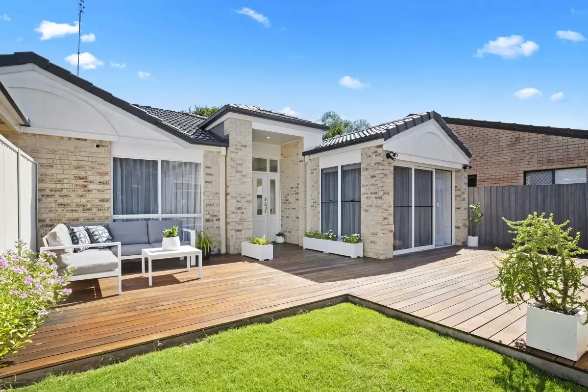 2/33 Gardiners Place, Southport Sold by Queensland Sotheby's International Realty - image 1
