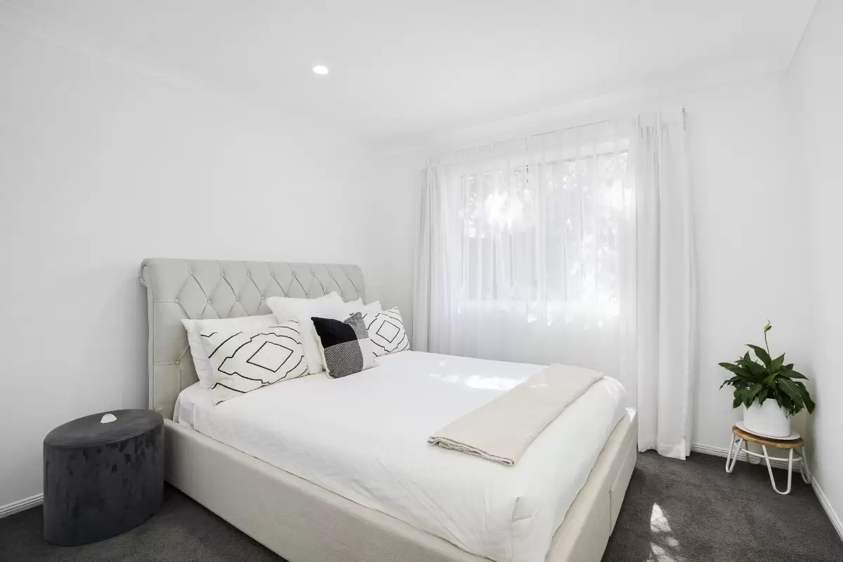 2/33 Gardiners Place, Southport Sold by Queensland Sotheby's International Realty - image 1