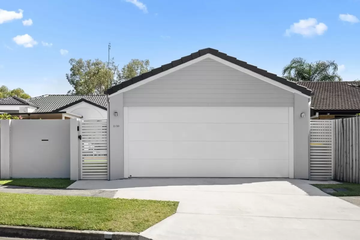 2/33 Gardiners Place, Southport Sold by Queensland Sotheby's International Realty - image 1