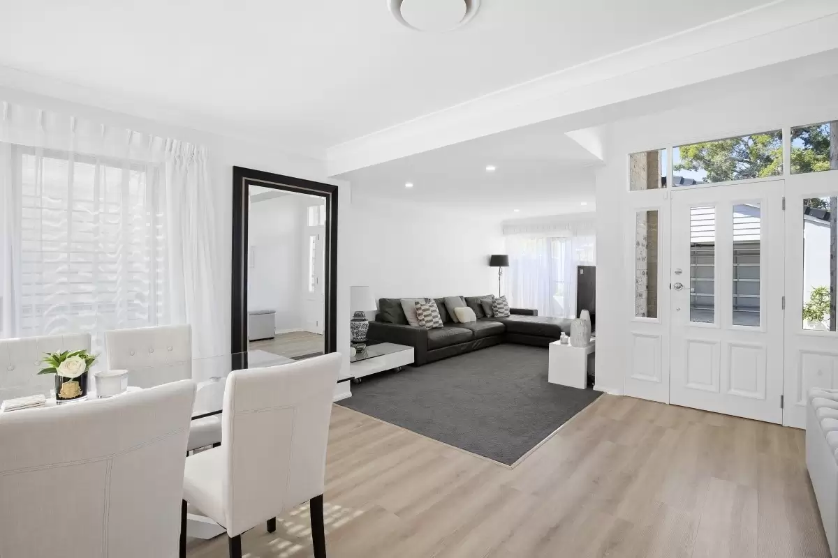 2/33 Gardiners Place, Southport Sold by Queensland Sotheby's International Realty - image 1