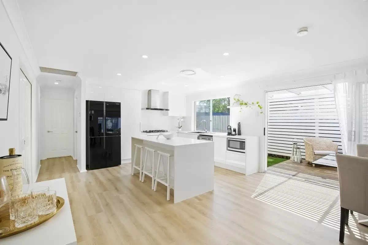2/33 Gardiners Place, Southport Sold by Queensland Sotheby's International Realty - image 1