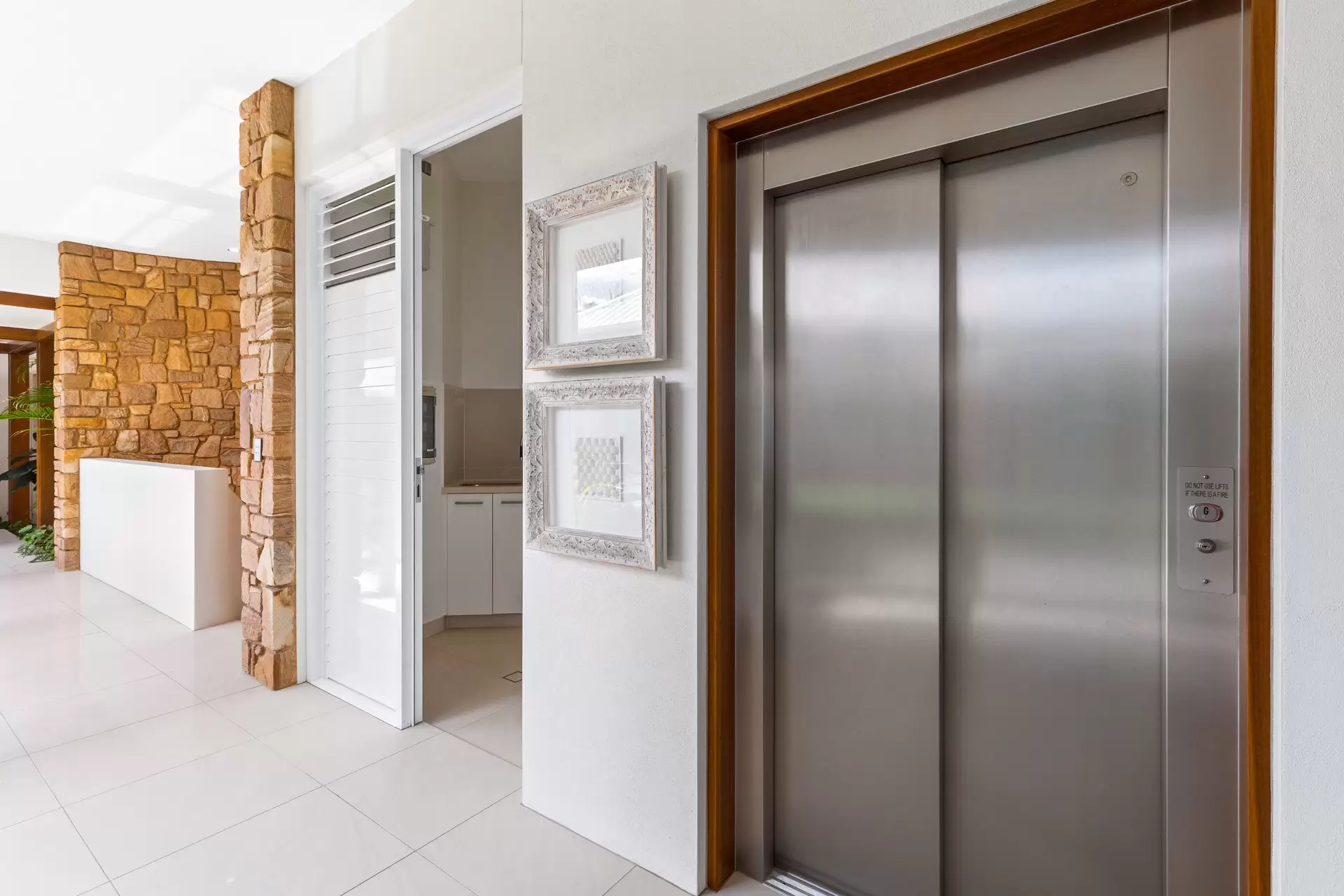 37 The Beacons, Airlie Beach Sold by Queensland Sotheby's International Realty - image 1