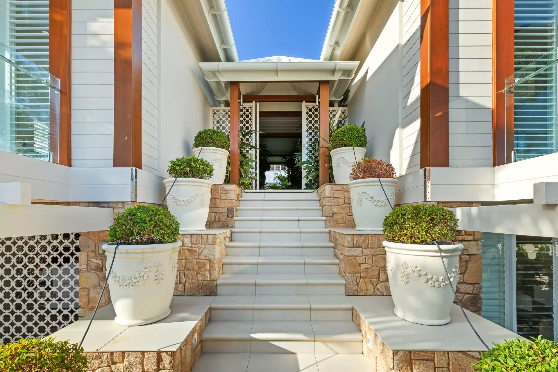 37 The Beacons, Airlie Beach Sold by Queensland Sotheby's International Realty - image 1
