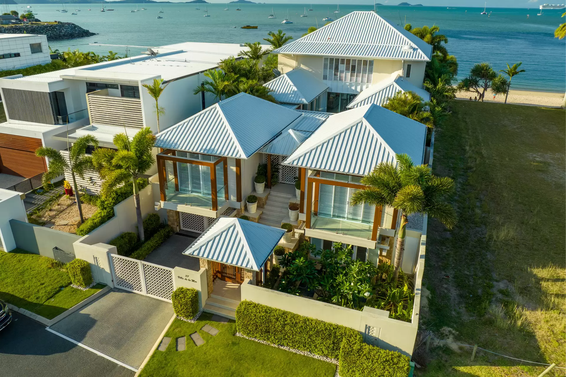 37 The Beacons, Airlie Beach Sold by Queensland Sotheby's International Realty - image 1