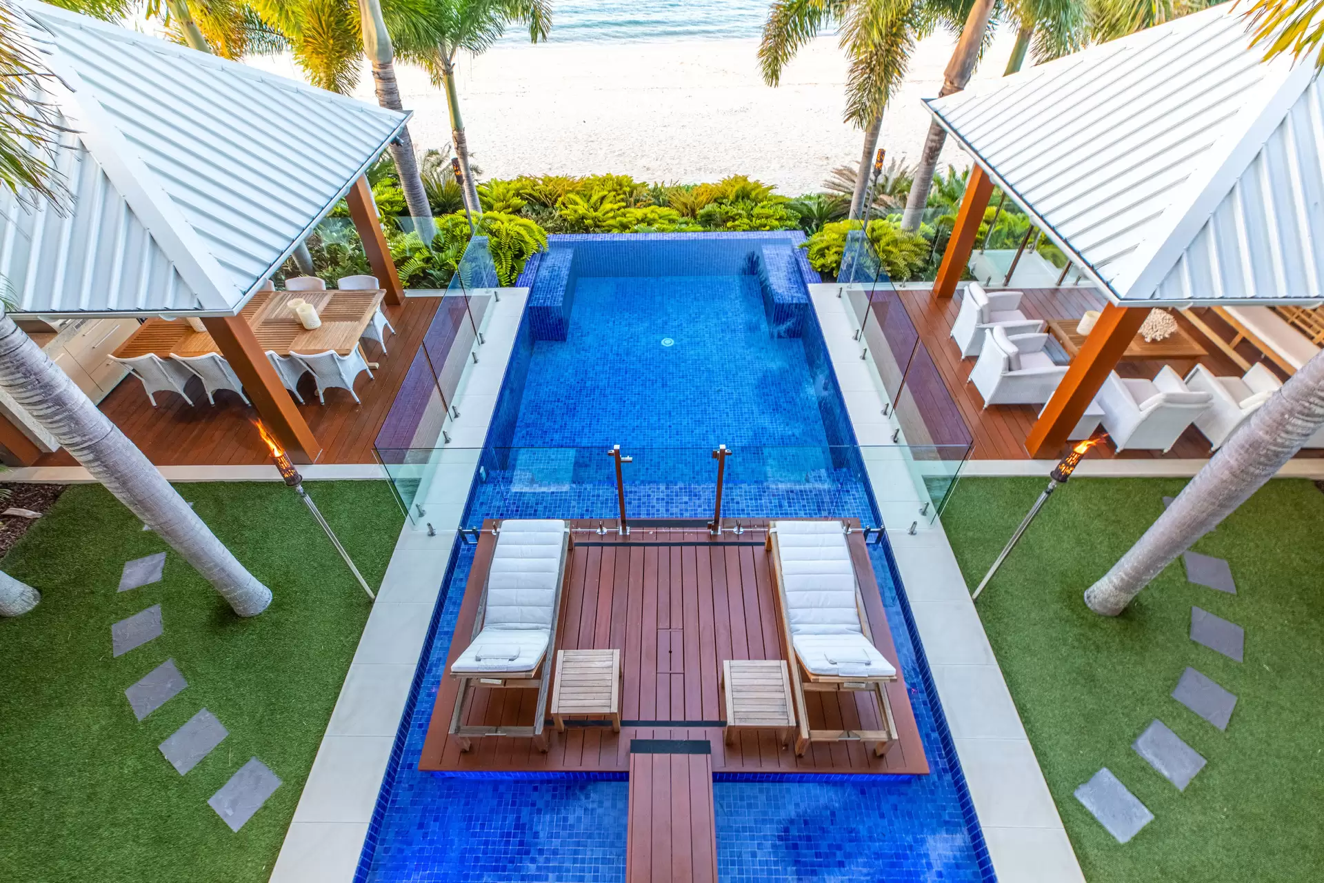 37 The Beacons, Airlie Beach Sold by  - image 1