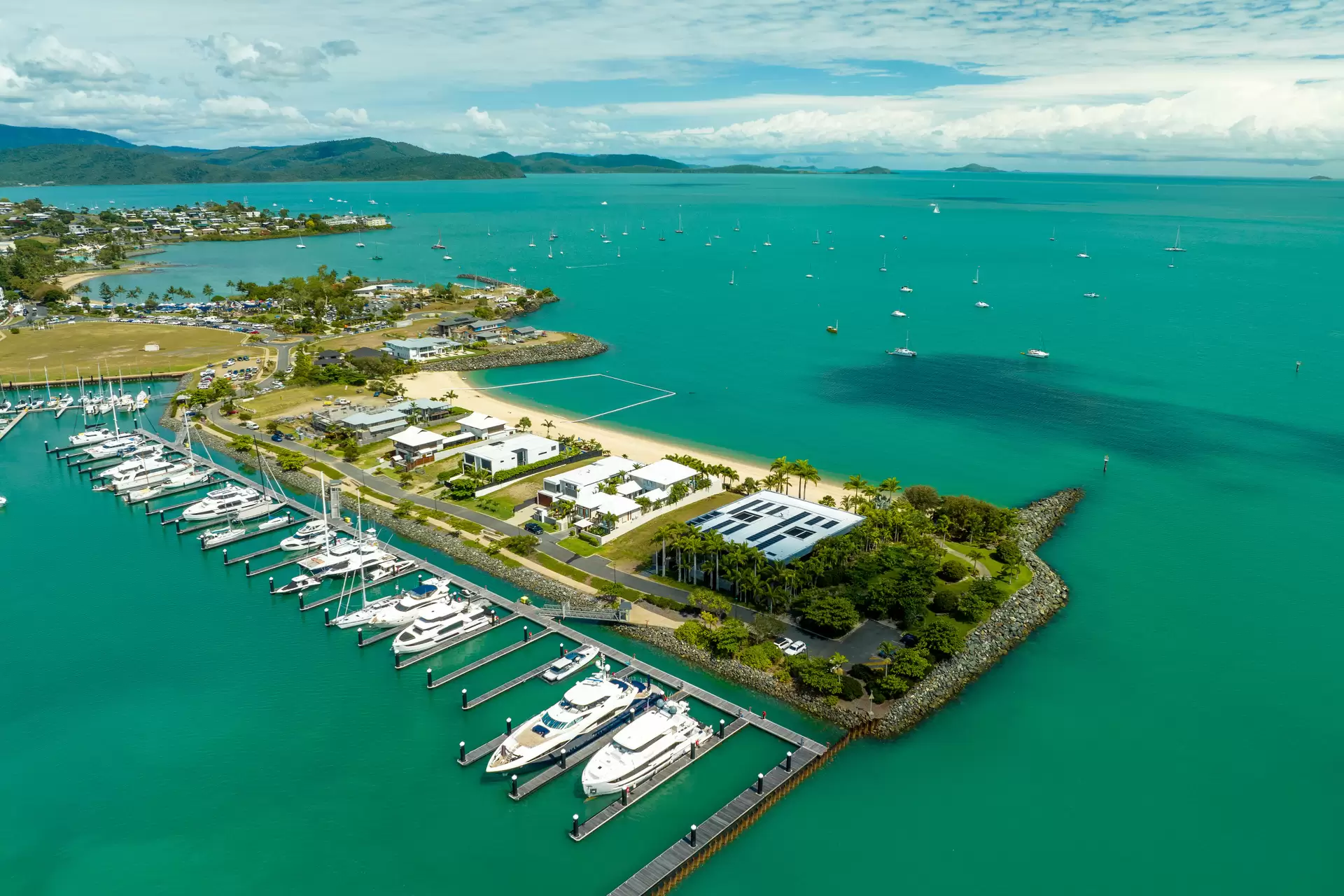 37 The Beacons, Airlie Beach Sold by Queensland Sotheby's International Realty - image 1