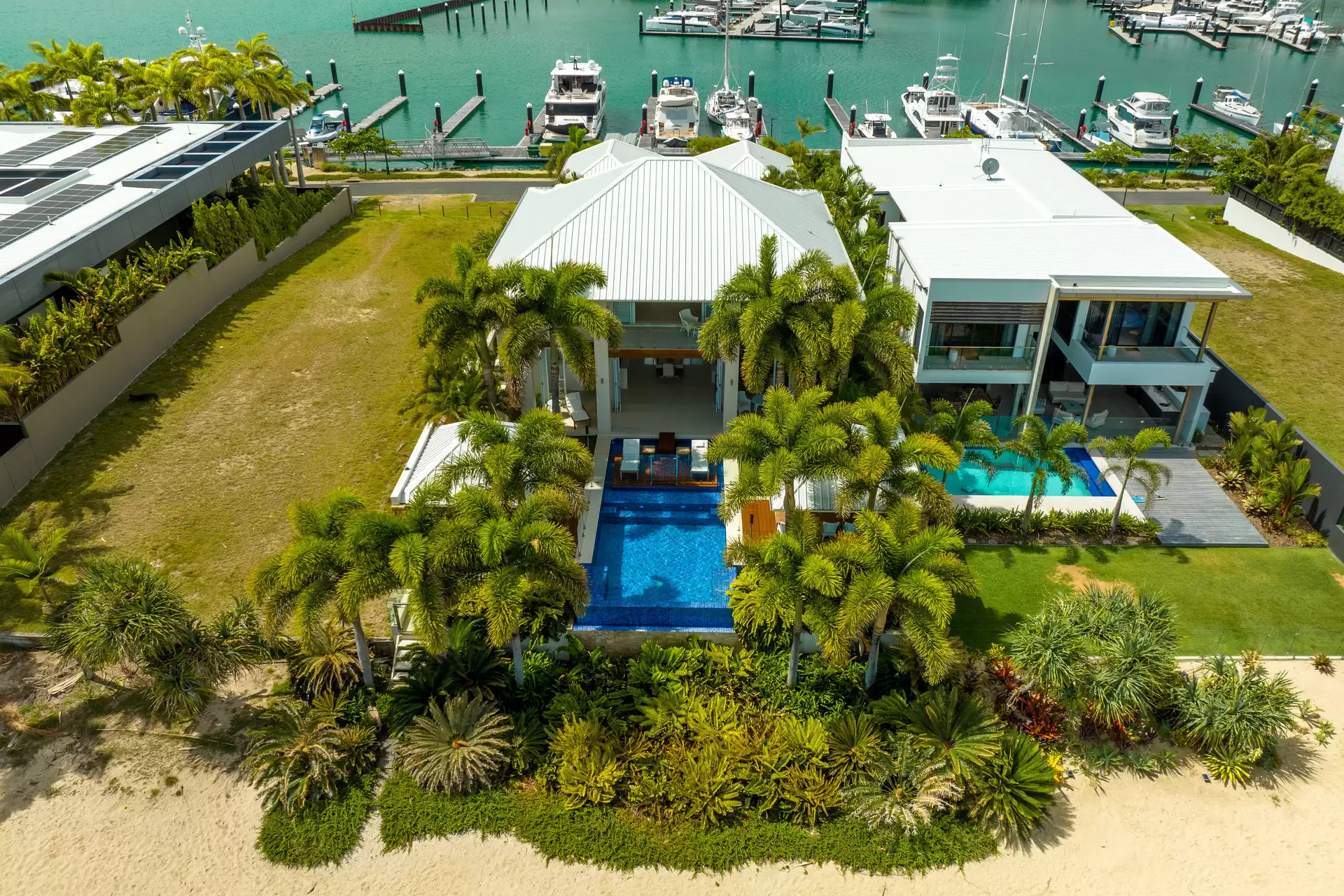 37 The Beacons, Airlie Beach Sold by Queensland Sotheby's International Realty - image 1
