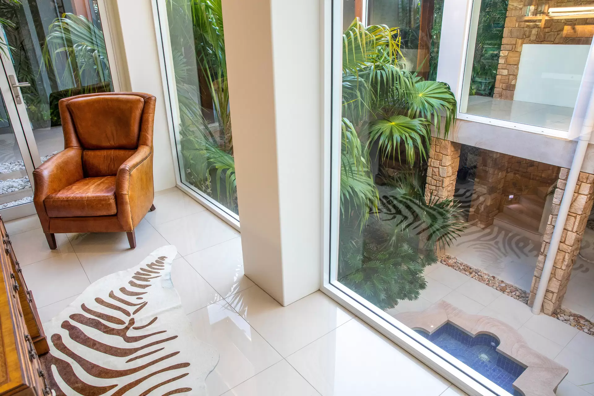 37 The Beacons, Airlie Beach Sold by Queensland Sotheby's International Realty - image 1