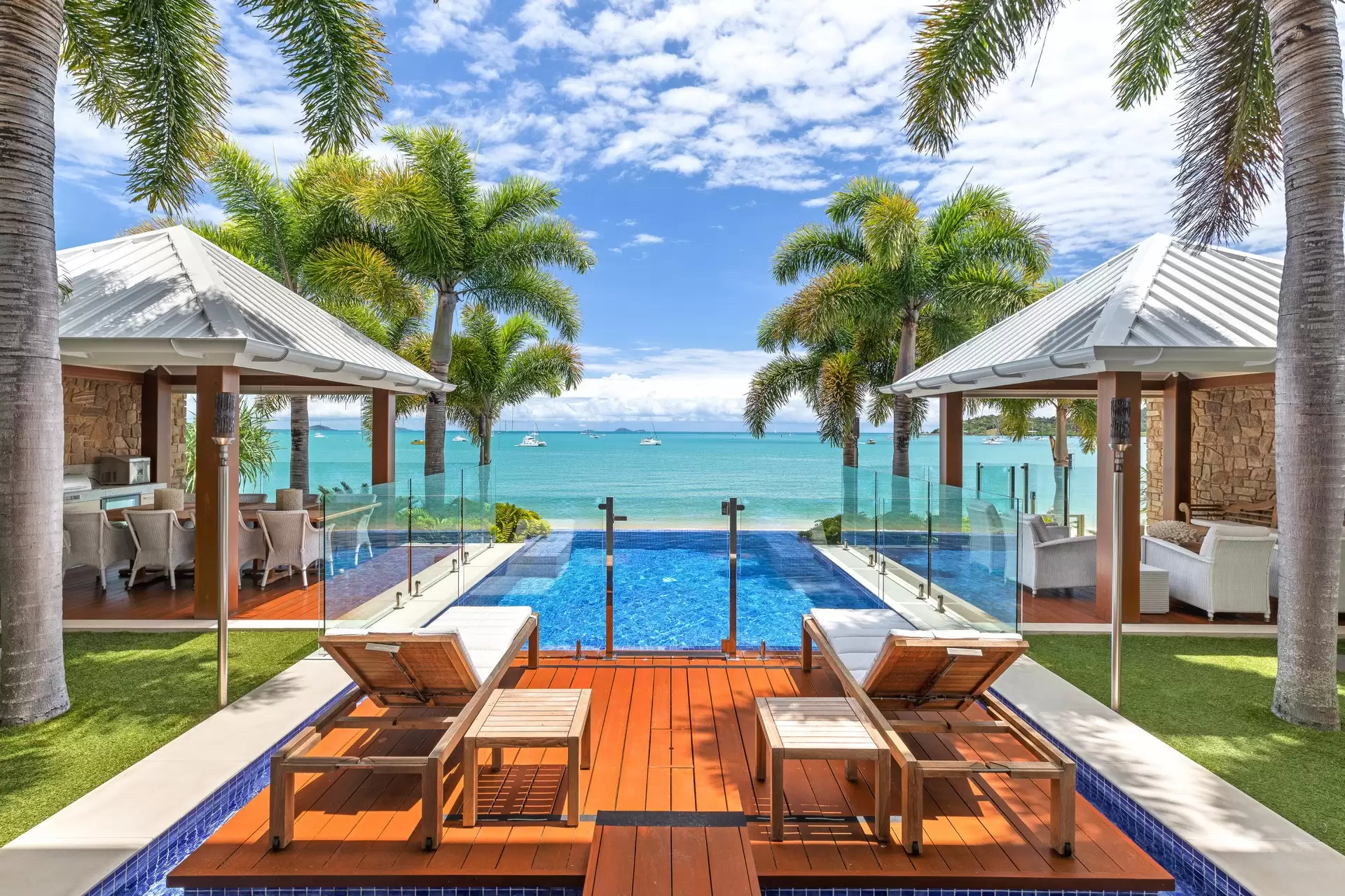 37 The Beacons, Airlie Beach Sold by  - image 1