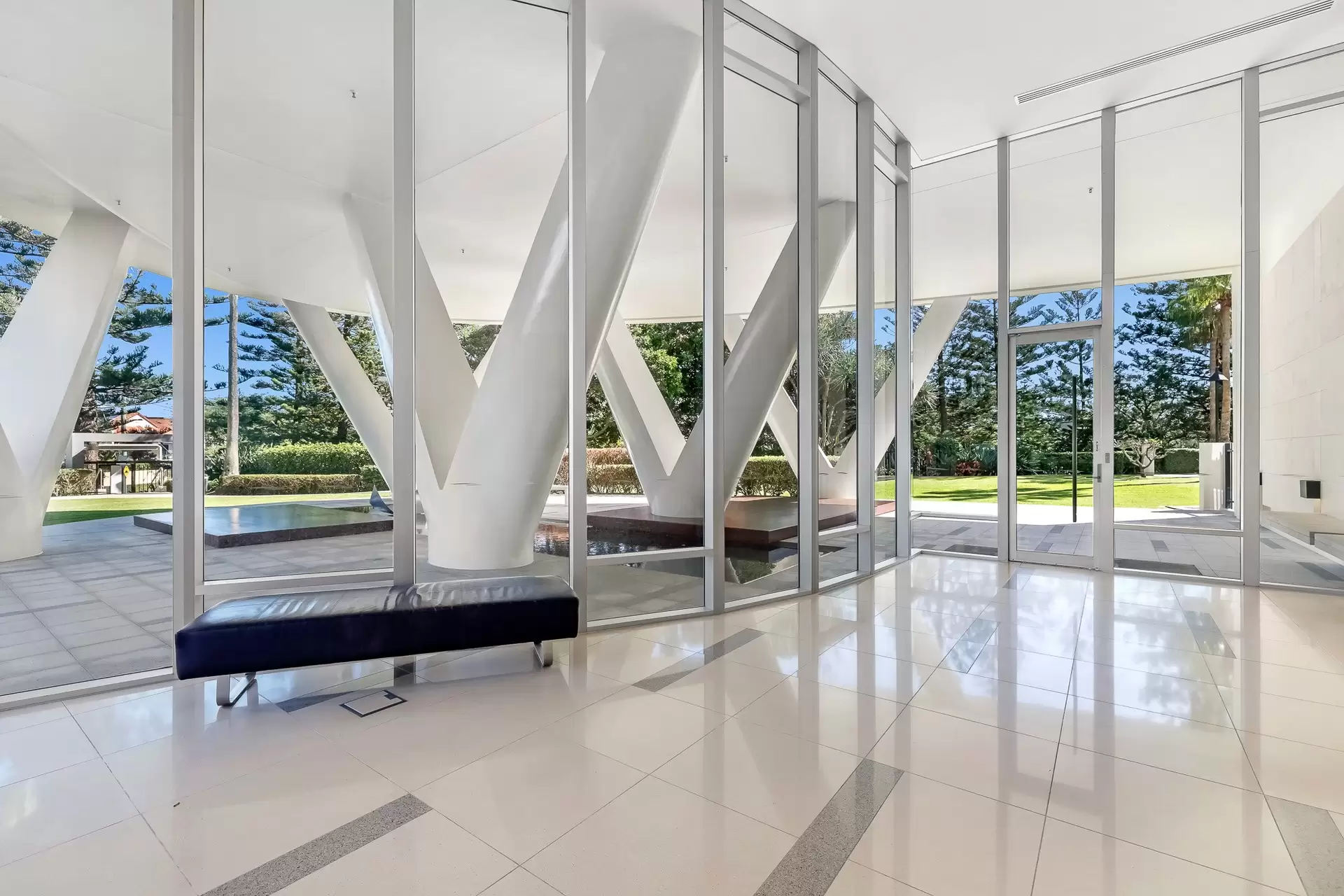 2053/1 Lennie Avenue, Main Beach Sold by  - image 1