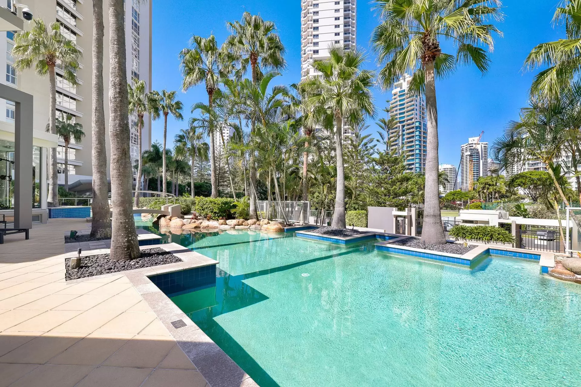 2053/1 Lennie Avenue, Main Beach Sold by  - image 1