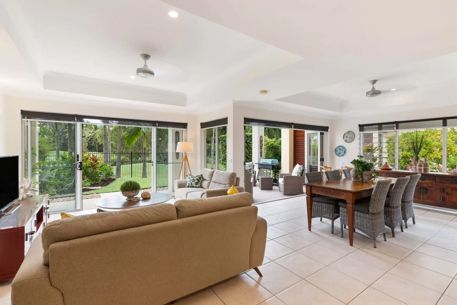 14/24-70 Nautilus Street, Port Douglas Sold by  - image 1