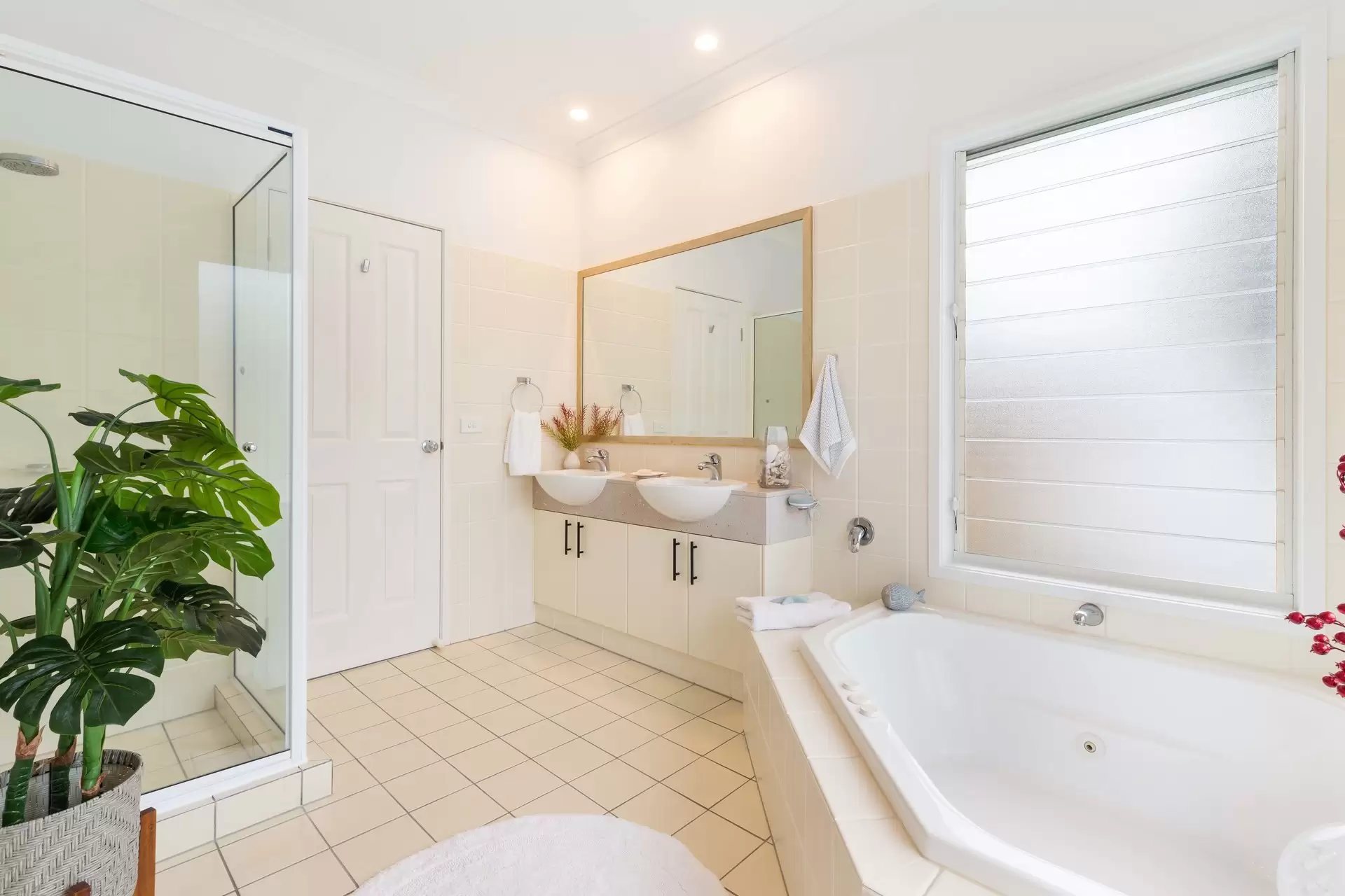 14/24-70 Nautilus Street, Port Douglas Sold by Queensland Sotheby's International Realty - image 1
