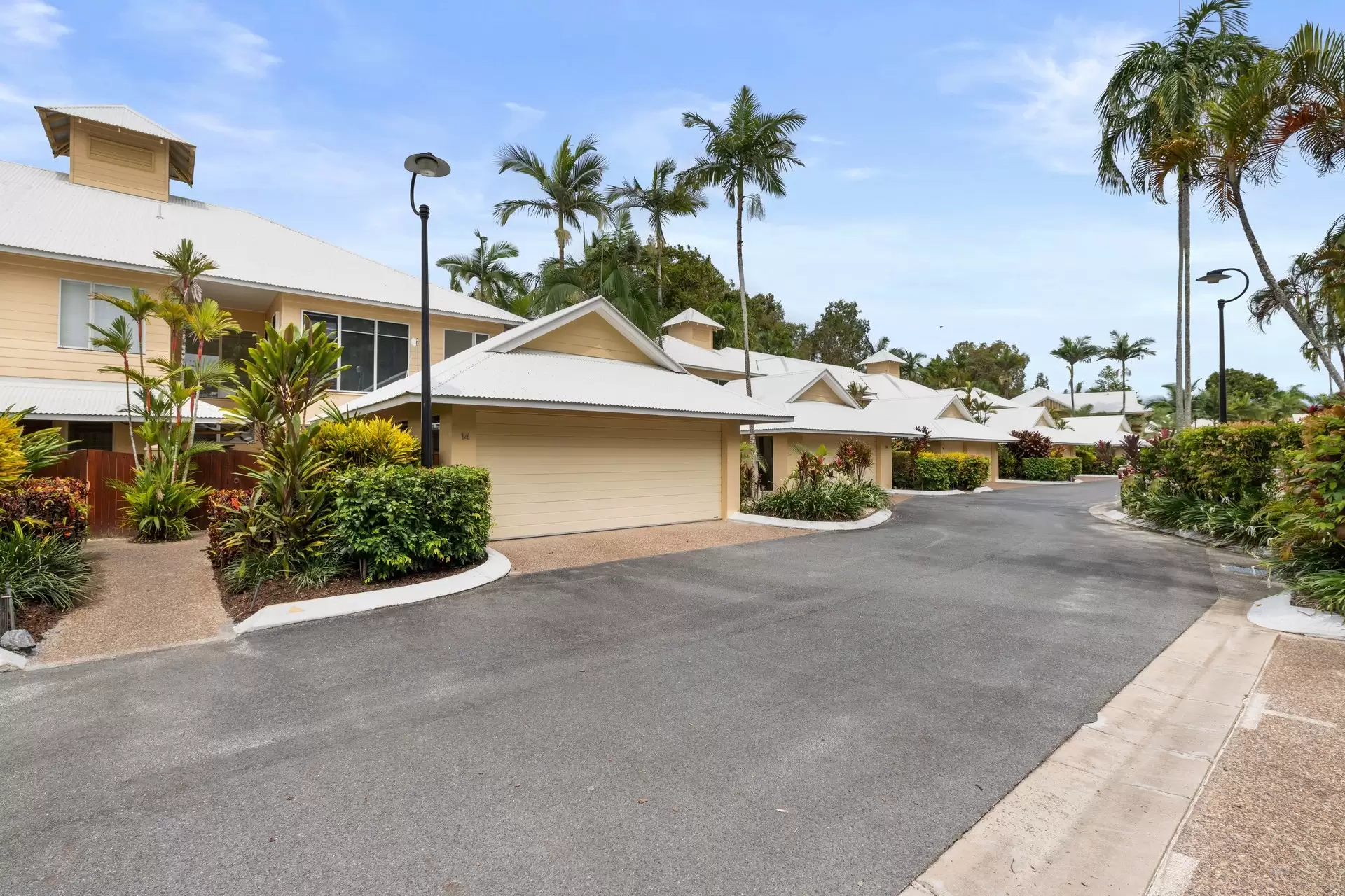 14/24-70 Nautilus Street, Port Douglas Sold by Queensland Sotheby's International Realty - image 1