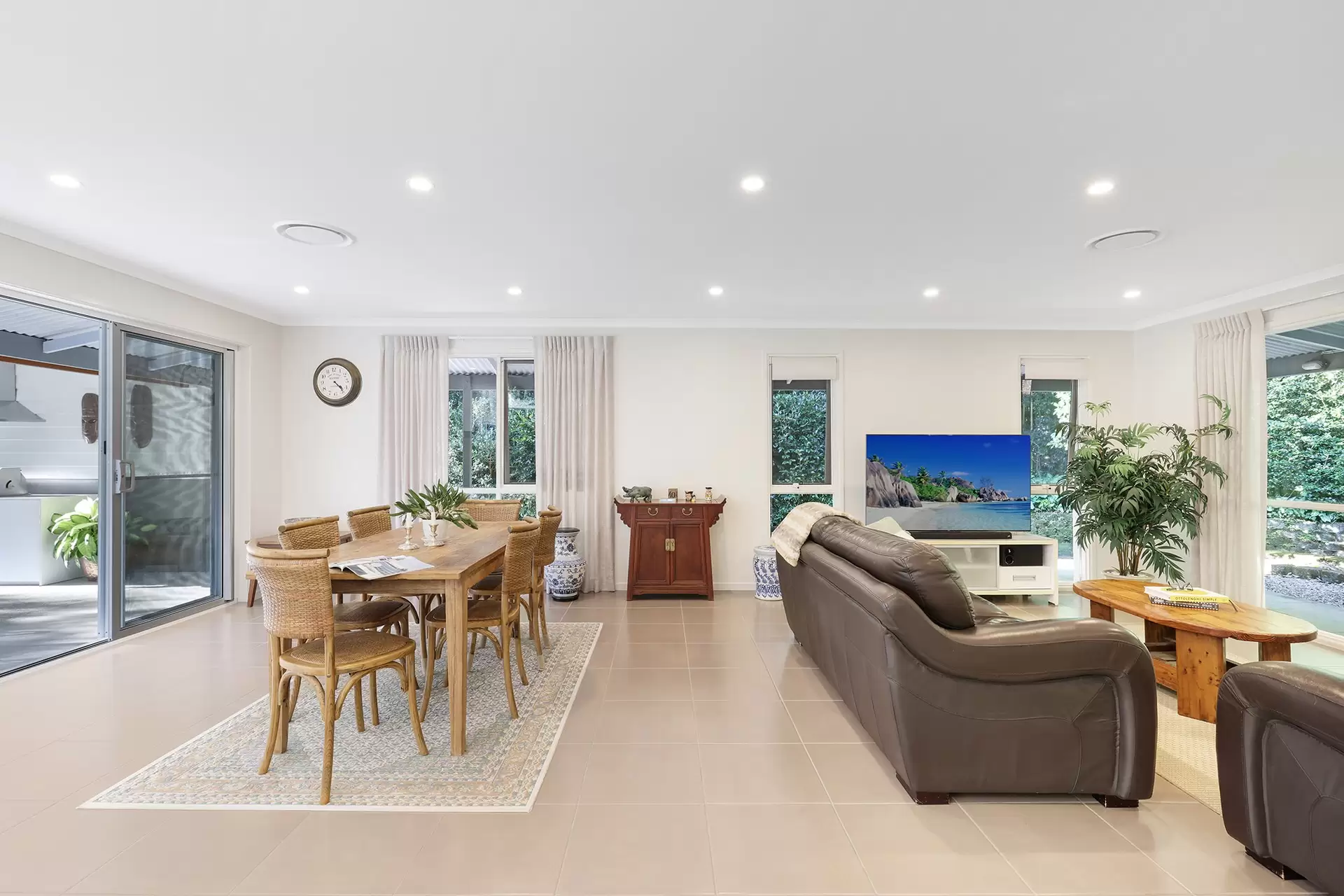 52 Coorabin Court, Tallebudgera Sold by Queensland Sotheby's International Realty - image 1