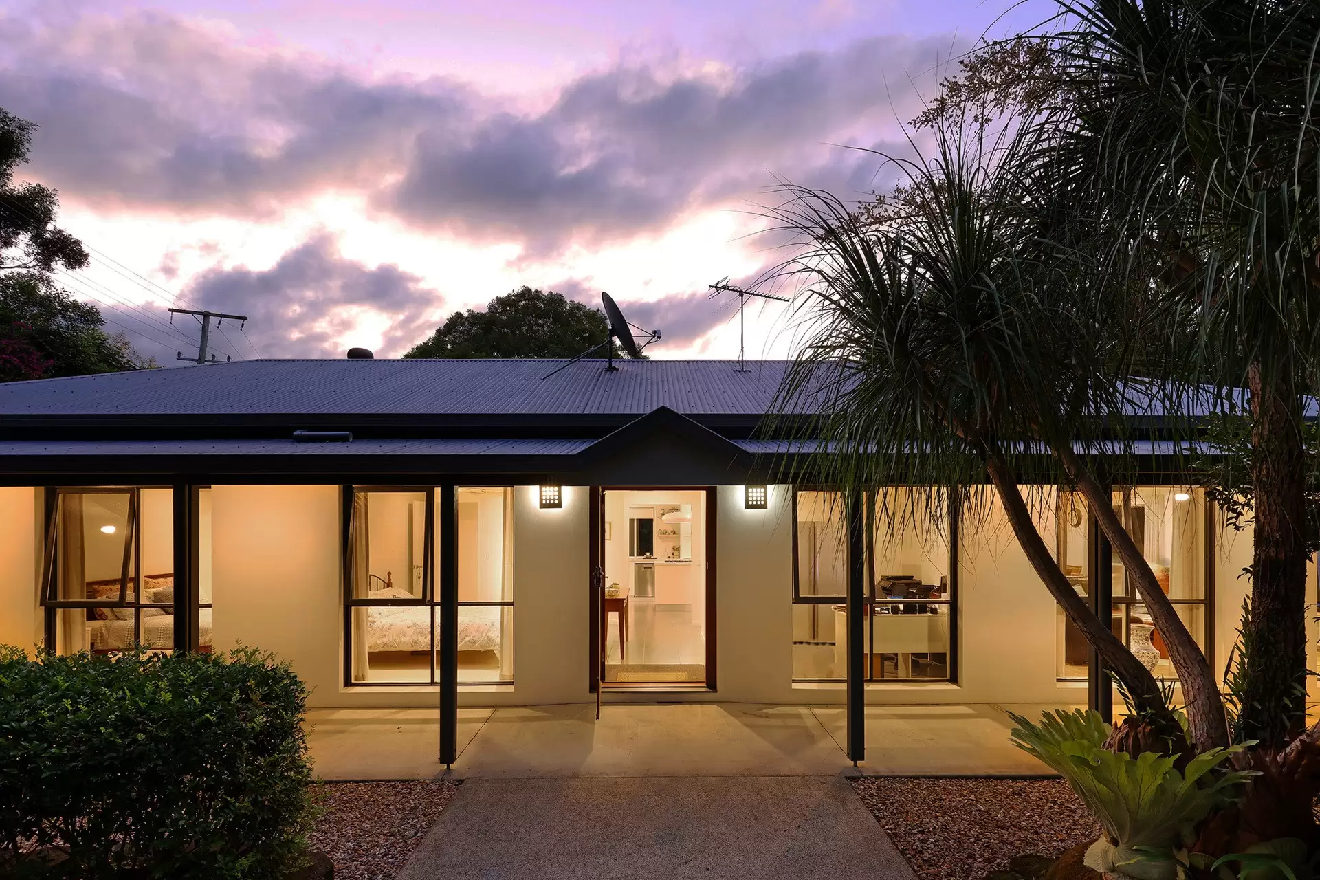 52 Coorabin Court, Tallebudgera Sold by Queensland Sotheby's International Realty - image 1