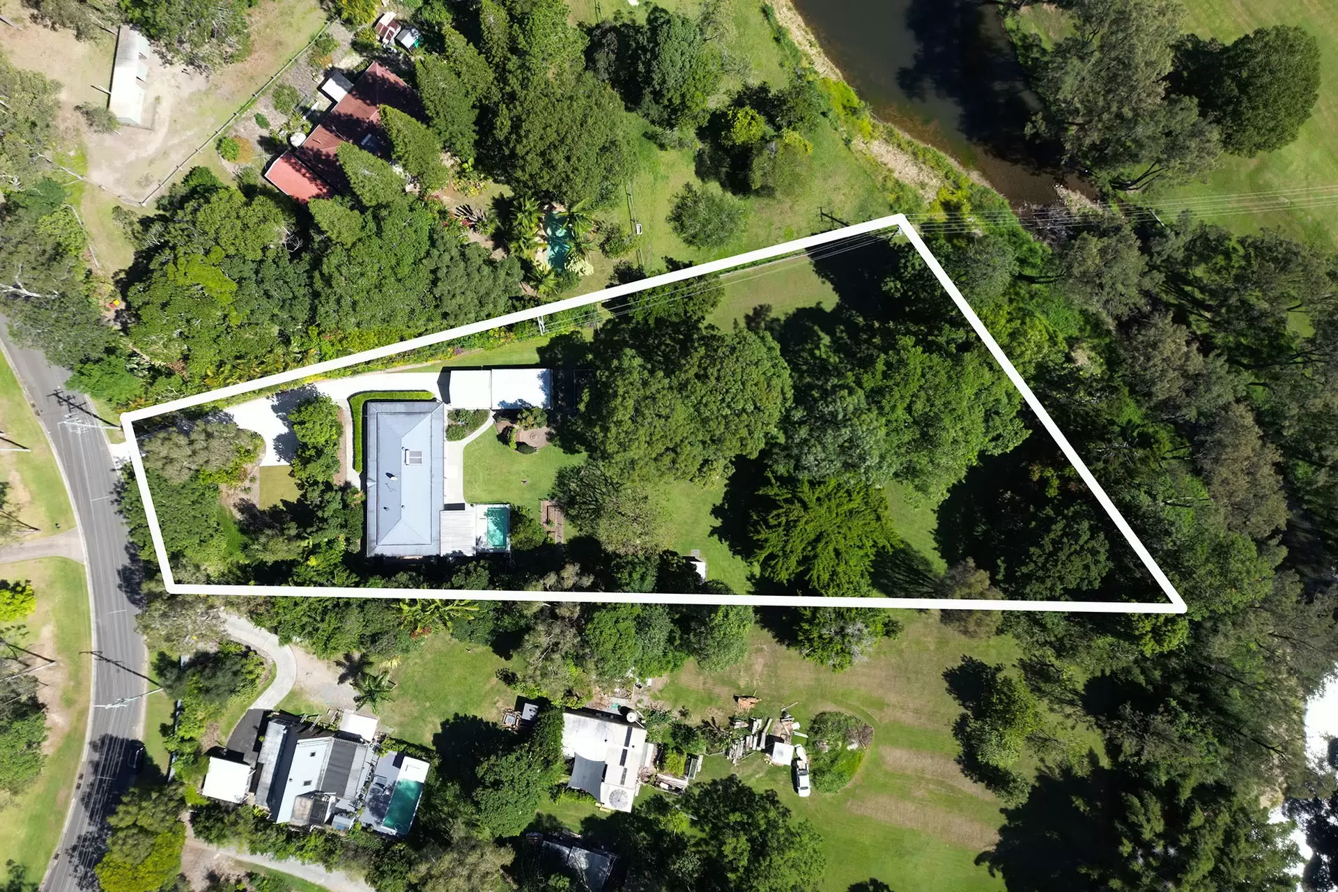 52 Coorabin Court, Tallebudgera Sold by Queensland Sotheby's International Realty - image 1