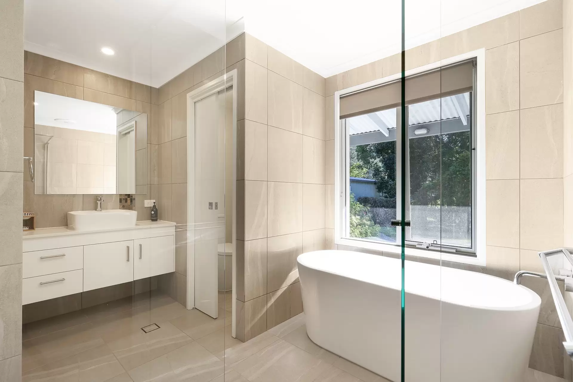 52 Coorabin Court, Tallebudgera Sold by Queensland Sotheby's International Realty - image 1