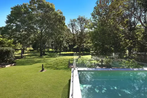 52 Coorabin Court, Tallebudgera Sold by 